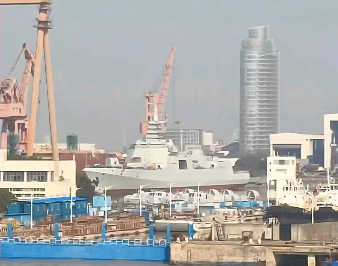 Tau khu truc Type 055 Trung Quoc: “Quai vat” thach thuc toan cau-Hinh-2