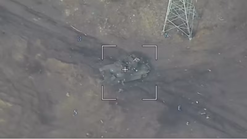 Trái ngược với suy nghĩ của nhiều người, quân đội Nga không hề chủ quan. Họ đã có gần hai năm để rút ra bài học từ chính những kinh nghiệm của mình trong chiến tranh xe tăng trước khi những chiếc Abrams đầu tiên xuất hiện trên chiến tuyến. Ảnh chụp màn hình