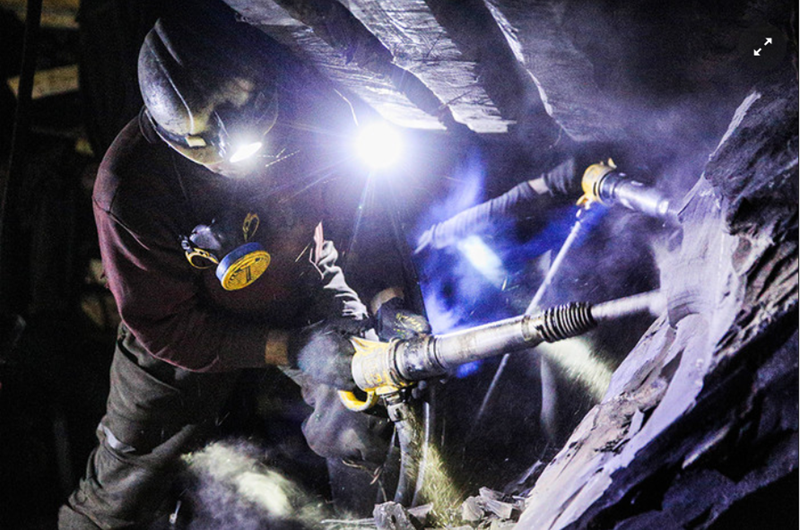 Ngày 3/2, hai hãng truyền thông Ukraine là Unian Agency và Insider đưa tin rằng, tính đến tháng 4/2023, tổng giá trị khoáng sản đất hiếm tại Ukraine ước tính khoảng 15.000 tỷ USD. Tuy nhiên, tình hình chiến sự hiện tại cho thấy hơn 70% trữ lượng đất hiếm này nằm ở các khu vực do Nga kiểm soát, bao gồm Donetsk và Donbas. Ảnh: TASS