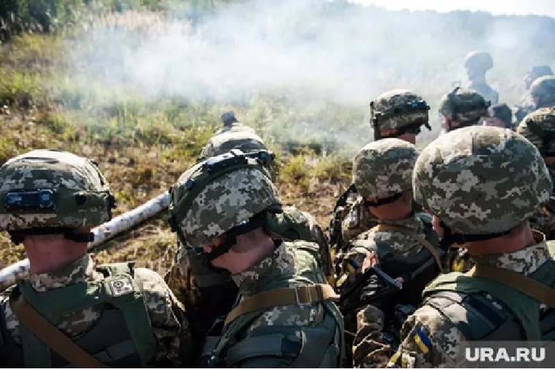 Tuy nhiên, mục tiêu của Ukraine không phải là phản công mà là buộc quân Nga làm chậm lại đà tiến công vào những khu vực còn lại của Chasiv Yar, qua đó trì hoãn cuộc tấn công của Nga vào Konstantynivka. Cách làm “lấy chỗ này vá chỗ kia” của Ukraine có thể giúp họ giữ được Chasiv Yar, nhưng lại khiến Kupiansk rơi vào tình thế nguy hiểm – nơi mà quân Nga có thể lợi dụng thời cơ để mở rộng đột phá đáng kể. Ảnh: Ura.ru