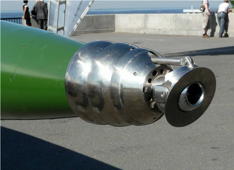 Dự án mất 15 năm gian khổ để hoàn thiện, cuối cùng thành hình vào đầu những năm 1970. Bước đột phá đến khi các kỹ sư nghĩ ra phương pháp để xả khí thải nóng của động cơ tên lửa qua mũi ngư lôi. Kết hợp với bộ phận tạo bọt khí, điều này cho phép VA-111 Shkval di chuyển qua nước trong một lớp vỏ khí tự tạo. Ảnh: Overclockers