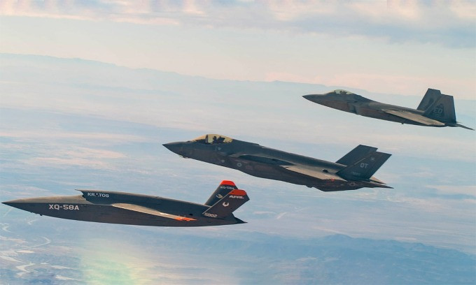 Các nhà phân tích quân sự giải thích rằng, F-47 được thiết kế để chống lại các hệ thống như mạng lưới phòng thủ tên lửa S-400 của Nga hoặc HQ-9 của Trung Quốc, cả hai đều gây ra mối đe dọa đối với các máy bay tàng hình cũ hơn như F-22 và F-35.