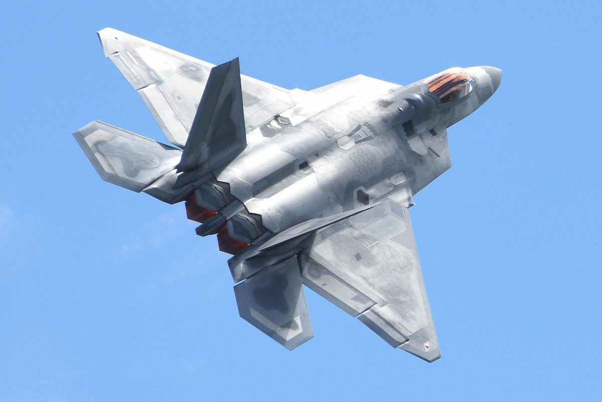 Tổng thống Donald Trump cho biết thêm, một phiên bản thử nghiệm của F-47 đã bí mật bay thử trong gần 5 năm. Tổng thống Mỹ tự tin tuyên bố: "Đây là mẫu chiến đấu cơ tiên tiến nhất, có năng lực cao nhất, có sức sát thương lớn nhất từng được chế tạo. Khả năng của nó vượt xa mọi loại máy bay của các quốc gia khác". Ảnh Wikipedia