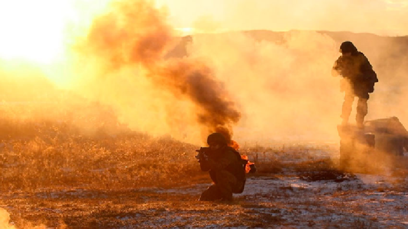 Dưới lòng đất, Nga còn bố trí các bệ phóng bom nhiệt áp, sẵn sàng tung ra những đòn chí mạng. Với sự phối hợp chặt chẽ giữa ba tầng chiến đấu này, Ukraine gần như không có đường thoát. Ảnh: Bộ Quốc phòng Nga