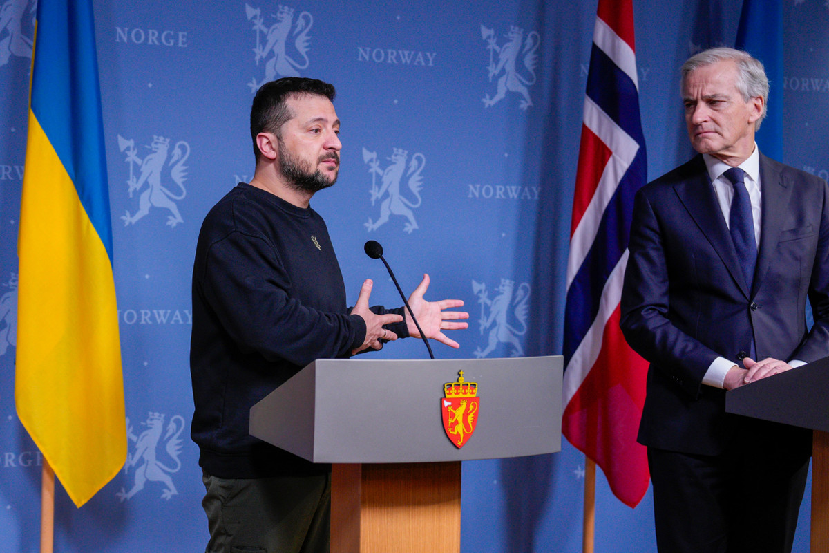 Ngoài ra, Bộ trưởng Quốc phòng Na Uy tái khẳng định cam kết của quốc gia này trong việc hỗ trợ các nhu cầu phòng thủ của Ukraine. Trong bài phát biểu của mình, ông Sandvik tuyên bố: "Na Uy đã phân bổ hơn 534,5 triệu đô la cho hệ thống phòng không của Ukraine vào năm 2024. Gần đây, chính phủ đã quyết định phân bổ thêm 107 triệu đô la cho các hệ thống phòng không của Ukraine". Ảnh Defense