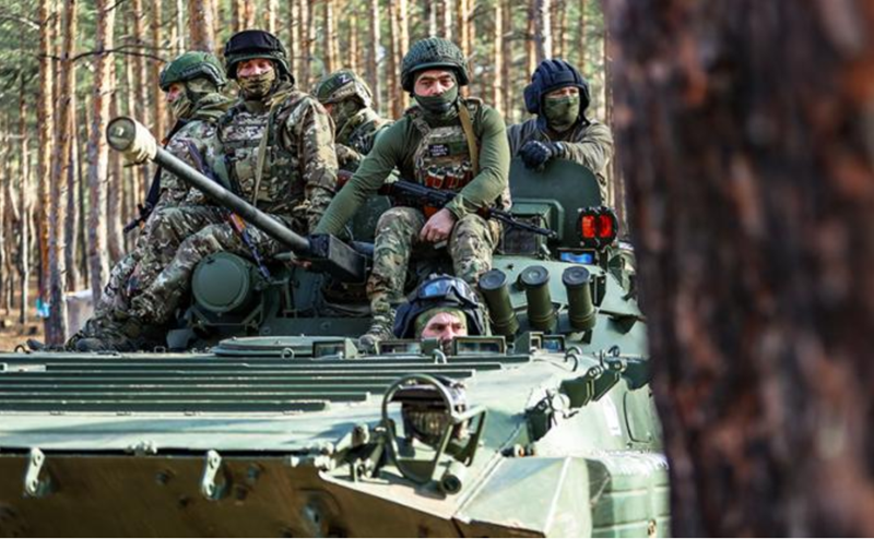 Tuy nhiên, lần này lại có vẻ như Ukraine đang “nội chiến” trong chính truyền thông của mình. Những tiết lộ từ Bezuhla và Mosiychuk đã làm dấy lên làn sóng nghi ngờ từ dư luận quốc tế. Ngay cả phía Nga cũng nhận thấy Ukraine dường như đang vì mâu thuẫn nội bộ mà xao lãng trong việc phản bác các cáo buộc, thậm chí còn vô tình để lộ một phần “sự thật”. Ảnh: TASS