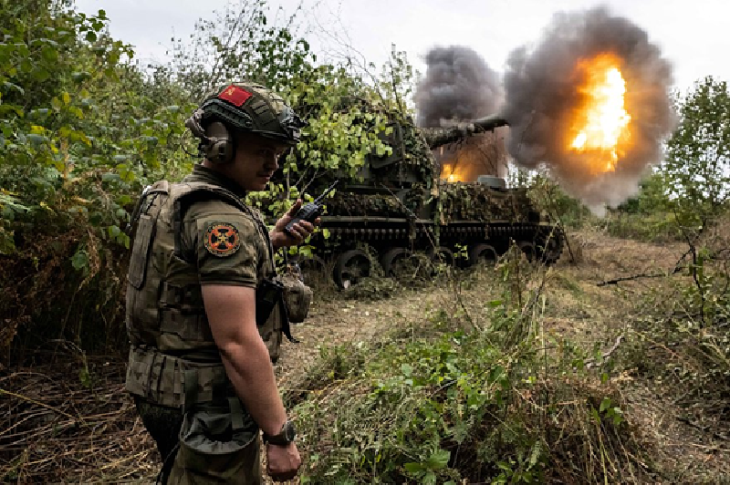 Theo báo Neue Zürcher Zeitung (Thụy Sĩ), trong 12 tháng qua, quân đội Nga đã kiểm soát thêm 3.600 km² lãnh thổ, tương đương khoảng 0,6% diện tích Ukraine. Dù con số này không lớn, nhưng tốc độ tiến công của Nga đang tăng nhanh. Ảnh: RIA Novosti