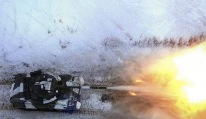 Tuy nhiên, quân Nga tiến xuống từ đường cao tốc 38K-030 đã vượt qua hơn 4 km qua các cánh đồng, liên tục gây sức ép lên sườn của Gogolevka. Ngoài ra, theo báo cáo từ phía Moscow, quân Nga dường như đang chuẩn bị tấn công trạm kiểm soát biên giới Sudzha ở phía sau làng. Nếu điều này xảy ra, ngay cả khi Gogolevka trở thành một chiến trường giằng co, quân Nga vẫn có thể bao vây ngôi làng từ sườn bên. Ảnh: Bộ Quốc phòng Nga