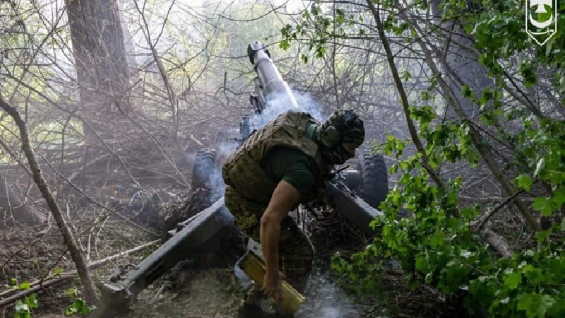 Theo các phương tiện truyền thông Ukraine, vấn đề sẽ ngày càng trầm trọng hơn, vì những bài học đúng đắn đã không được rút ra và trách nhiệm lại đổ lên vai Tổng tư lệnh thay vì giới lãnh đạo chính trị cấp cao – những người đã yêu cầu một “cuộc chiến chớp nhoáng” và chiến thắng nhanh chóng. Ảnh: Bộ Quốc phòng Ukraine