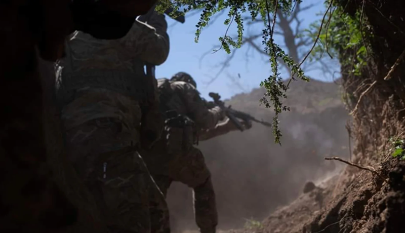 Về động thái chiến thuật, Quân đội Ukraine có ý định đẩy quân Nga ra khỏi Malaya Loknya để bảo vệ trung tâm hậu cần quan trọng này. Tuy nhiên, tất cả các cuộc tấn công chủ động của Ukraine đều bị quân Nga đánh bật, và có vẻ như quân Nga cũng đã làm chậm bước tiến trong khu vực này, ít nhất là so với mức độ tấn công mạnh mẽ của tháng trước. Ảnh: Bộ Quốc phòng Ukraine.