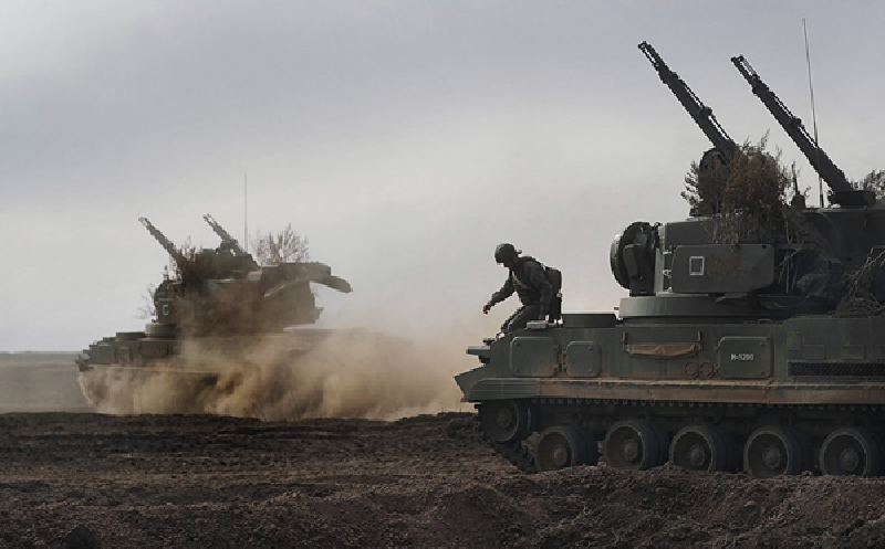 Sau đó, họ tiếp tục kiểm soát làng Zhuravka, cũng nằm sát biên giới Nga, bên bờ sông Snagost. Cách đó 2,5 km ngược dòng là làng Bilovody, còn xuôi dòng tiếp giáp với làng Nikolaevo-Daryino (tỉnh Kursk, Nga). Ảnh: TASS