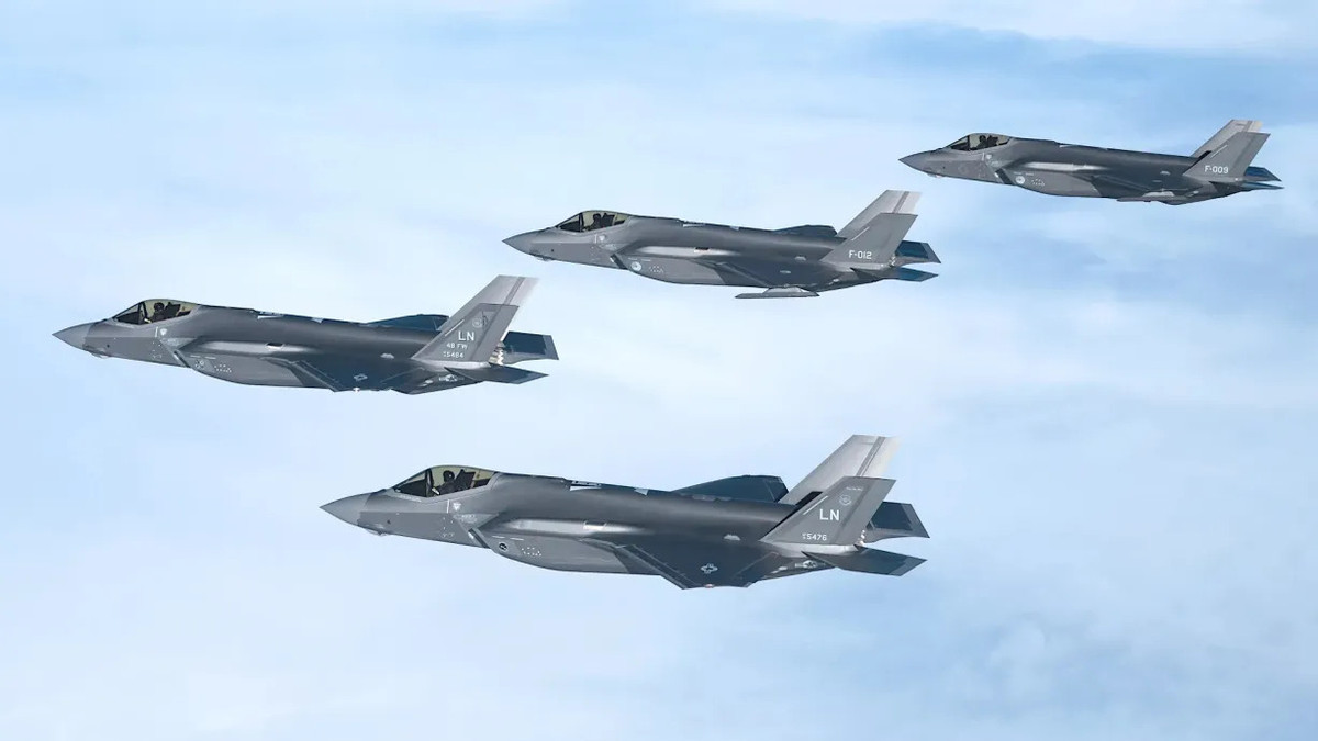 Máy bay F-35 không thể hoạt động mà không có sự hỗ trợ hậu cần và bảo trì từ Mỹ. Điều này bao gồm việc truy cập vào chuỗi cung ứng linh kiện, phần mềm, cũng như hệ thống dữ liệu quản lý hoạt động bay. Nếu Mỹ ngừng cung cấp những dịch vụ này, các quốc gia sở hữu F-35 sẽ sớm đối mặt với tình trạng thiếu linh kiện và khả năng hoạt động bị suy giảm nghiêm trọng.