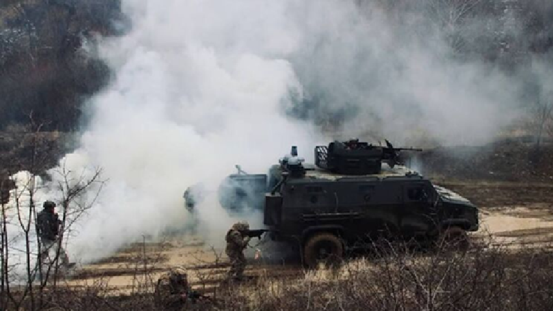 Trong trận chiến, các binh sĩ của Lữ đoàn 92 đã thể hiện ý chí cùng năng lực tác chiến xuất sắc. Dựa vào kỹ năng phối hợp chiến thuật tinh nhuệ và trang bị vũ khí hiện đại, họ đã phát động một đợt tấn công dữ dội vào quân Nga. Ảnh: Bộ Quốc phòng Ukraine