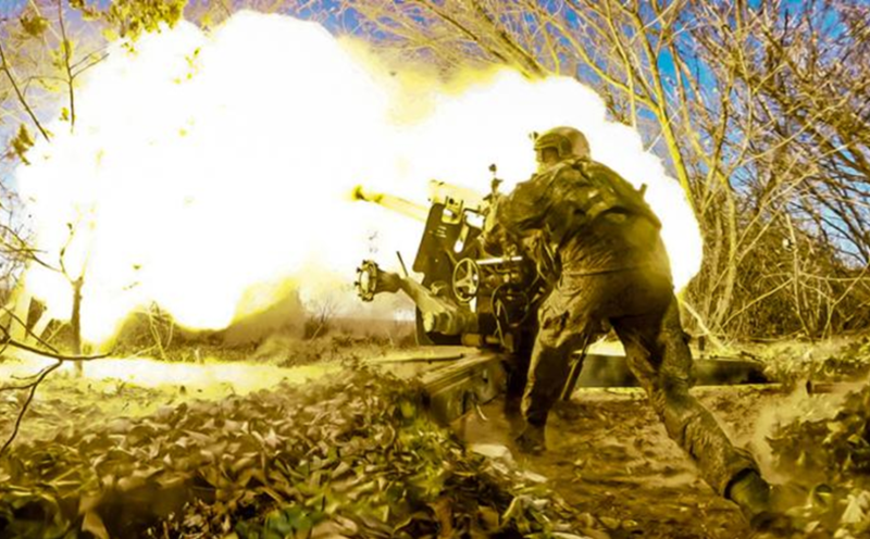 Sau đó, các lực lượng tiếp viện như Lữ đoàn cơ giới số 200 thuộc Hạm đội phương Bắc, Lữ đoàn đặc nhiệm trinh sát số 88 và Lữ đoàn Tình nguyện phương Đông lần lượt tiến vào, hợp lực cùng Tiểu đoàn Akhmat, rồi đồng loạt tiến công theo hướng Stepove, liên tục củng cố khu vực kiểm soát đầu cầu, tạo ra mối đe dọa nghiêm trọng đối với phòng tuyến Chasiv Yar. Ảnh: TASS