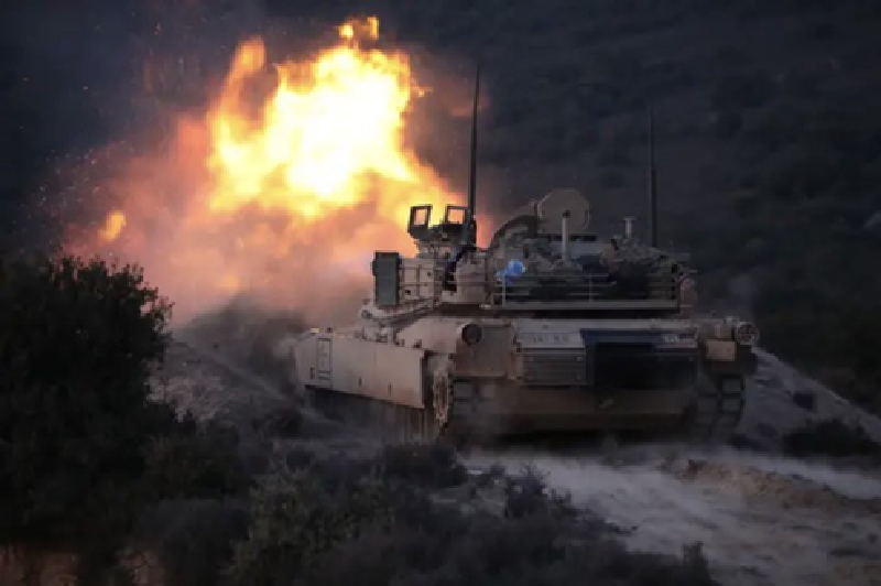 Từ biểu tượng “bất khả chiến bại” của thế kỷ 20, M1 Abrams giờ đây trở thành minh chứng rõ ràng cho việc công nghệ quân sự nếu không thích nghi với chiến trường hiện đại, sẽ nhanh chóng bị vượt mặt. Và cuộc chiến Ukraine có lẽ chính là hồi chuông cảnh tỉnh cho kỷ nguyên xe tăng hạng nặng cổ điển. Ảnh minh họa
