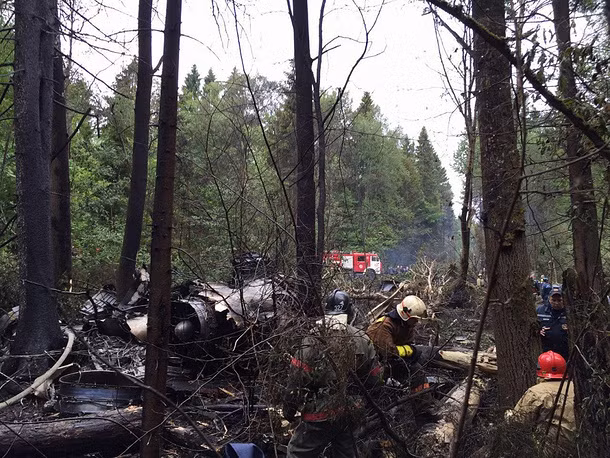 Theo thông báo mới nhất của Bộ Quốc phòng Nga, nguyên nhân vụ rơi máy bay Sukhoi Su-27 là do lỗi kỹ thuật, nhưng không cung cấp rõ loại lỗi. Viên phi công đã cố gắng lái máy bay tránh xa khu dân cư trước khi đâm xuống đất. Hành động anh hùng này đã khiến phi công không còn thời giảm phóng dù thoát thân.