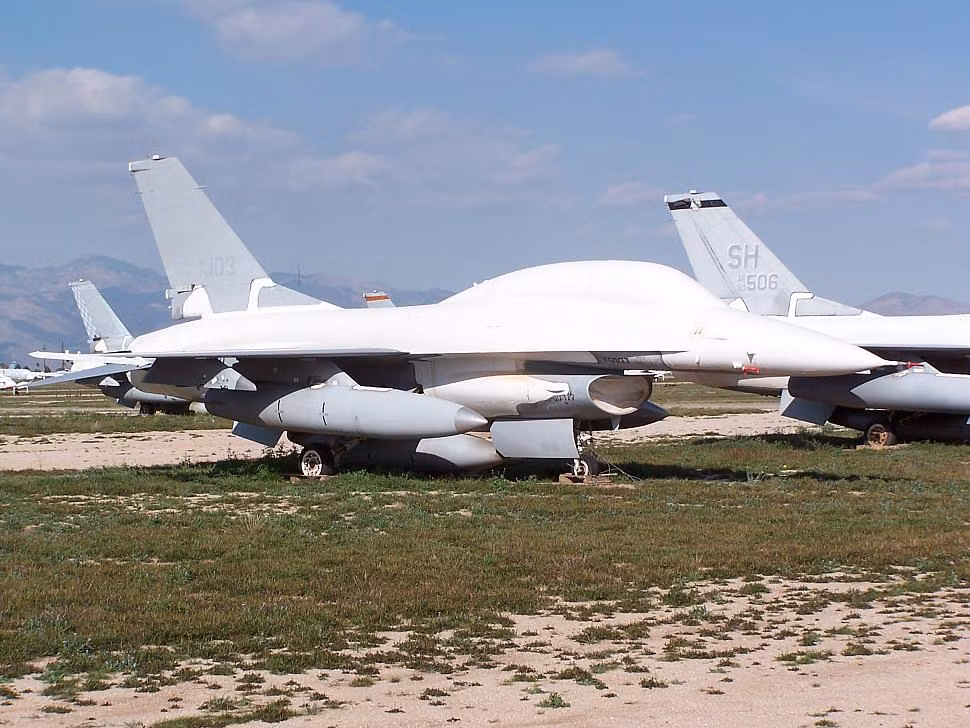 Thế nên, không loại trừ khả năng nếu mua F-16, Việt Nam sẽ nhận được phiên bản thế hệ đầu của dòng máy bay này – F-16 A/B.