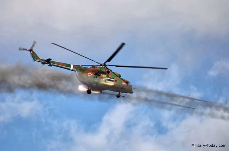 Ngoài khả năng tấn công mạnh mẽ, Mi-8AMTSh có thể chở 36 lính vũ trang đầy đủ chuyển quân tới chiến trường hoặc chở đến 12 cáng cứu thương cùng bác sĩ.