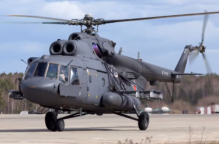 Một số lượng nhỏ trực thăng tấn công/vận tải Mi-8AMTSh cũng được cho là đã có mặt tại Syria. Đây là biến thể cải tiến từ dòng trực thăng vận tải Mi-8AMT cho nhiệm vụ chi viện hỏa lực cùng chở quân.