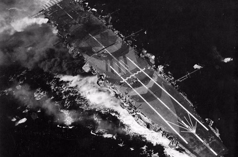 Tàu sân bay lớp Zuiho (số lượng 2) có lượng giãn nước 11.443 tấn, dài 205m, chở được 30 máy bay.