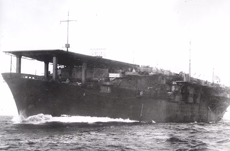 Tàu sân bay hộ tống lớp Kaiyo có lượng giãn nước 16.400 tấn, dài 166,6m, chở được 24 máy bay.