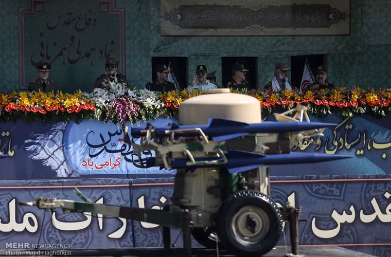 Bệ phóng tổ hợp tên lửa phòng không Rapier mà Iran mua của Anh, trang bị tên lửa có tầm bắn 400 tới 8.200m, độ cao 3.000m.