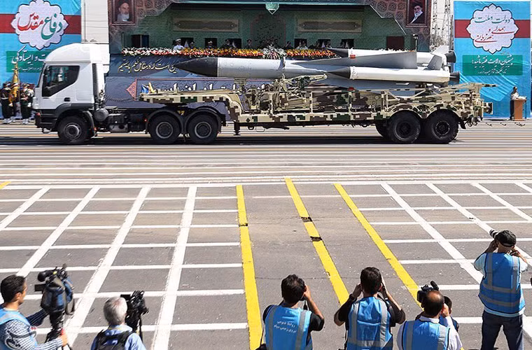 Xe chở và nạp đạn 5Yu24M mang đạn tên lửa 5V28 của tổ hợp tên lửa phòng không tầm xa S-200VE mà Iran mua từ Liên Xô. Đến nay, theo một số nguồn tin Iran tự cải tiến nâng cấp S-200.