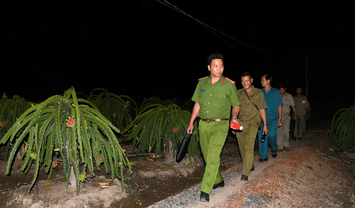 Cụ thể: Công an xã, phường, thị trấn, đồn công an có trách nhiệm tiếp nhận tố giác, tin báo về tội phạm, lập biên bản tiếp nhận, tiến hành kiểm tra, xác minh sơ bộ và chuyển ngay tố giác, tin báo về tội phạm kèm theo tài liệu, đồ vật có liên quan cho cơ quan điều tra có thẩm quyền.