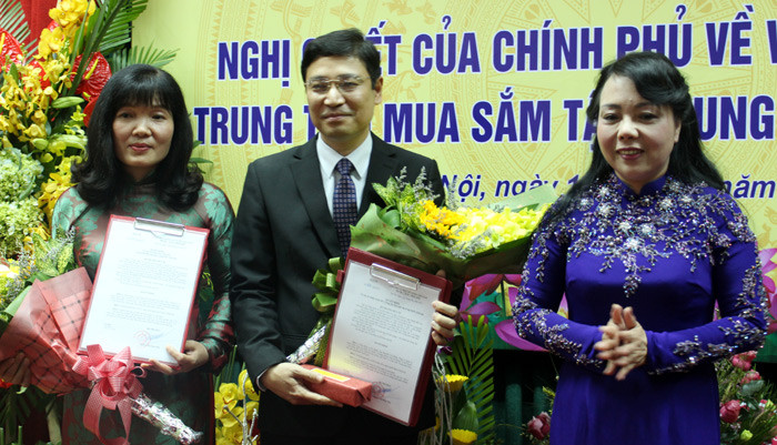 Khiển trách ông Nguyễn Trí Dũng, Bí thư Chi bộ, Giám đốc Trung tâm mua sắm tập trung thuốc Quốc gia.