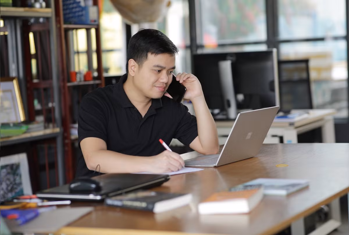 Các thành viên dạy nhau cách thức tấn công các trang web bán hàng trực tuyến để đánh cắp thông tin thẻ tín dụng, mua bán trái phép thông tin thẻ tín dụng, câu kết với nhau để lấy tiền trong tài khoản ngân hàng của người nước ngoài.