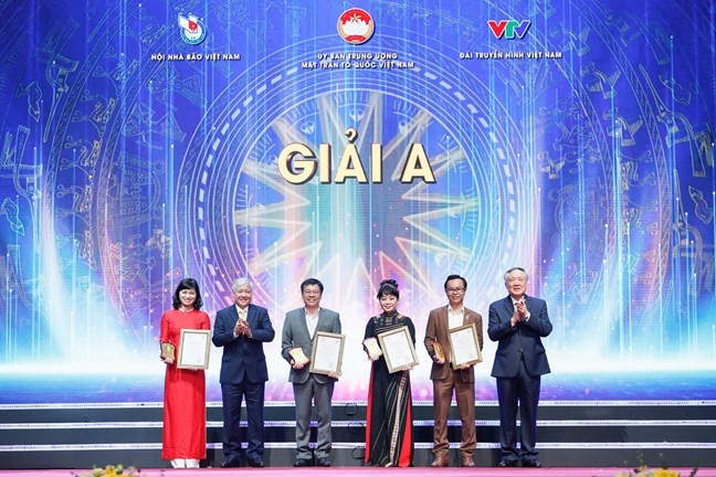 Trao giai bao chi toan quoc phong, chong tham nhung, tieu cuc-Hinh-2