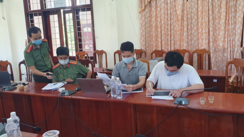  Khởi tố 2 đối tượng tấn công mạng Báo Điện tử VOV: Công an tỉnh Quảng Nam khởi tố bị can Huỳnh Phước Mẫn (31 tuổi) về hành vi tấn công DDoS (từ chối dịch vụ) vào website VOV.VN của Đài Tiếng nói Việt Nam. Công an tỉnh Bình Định cũng khởi tố bị can Vương Quốc Thịnh (SN 1998) vì tấn công 23 website, trong đó có Báo Điện tử VOV.