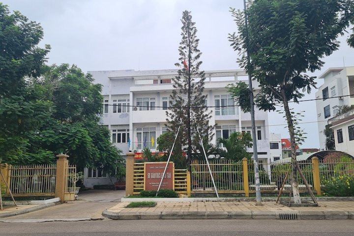  Thanh tra hàng loạt gói thầu liên quan Sở Giáo dục Quảng Nam: Phó Chủ tịch UBND tỉnh Quảng Nam Trần Văn Tân đã ký công văn giao nhiệm vụ thanh tra toàn diện các gói thầu liên quan đến chương trình mục tiêu giáo dục vùng núi, vùng dân tộc thiểu số, vùng khó khăn giai đoạn 2016-2020. Đây là các gói thầu liên quan Chương trình 775 do Sở Giáo dục và Đào tạo quản lý. 