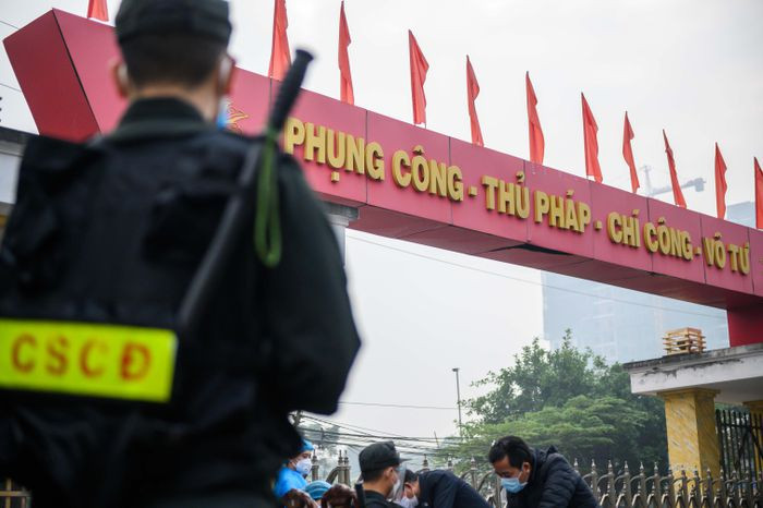 Những cá nhân, đơn vị không chấp hành nội quy, tổ chức hỏa táng không thông qua Đường sẽ bị chặn xe, đánh đập và cắt địa bàn hoạt động. Bằng những thủ đoạn trên, từ cuối năm 2017 tới tháng 4/2020, nhóm của Đường đã chiếm đoạt của 25 bị hại tổng số tiền gần 2,5 tỷ đồng.