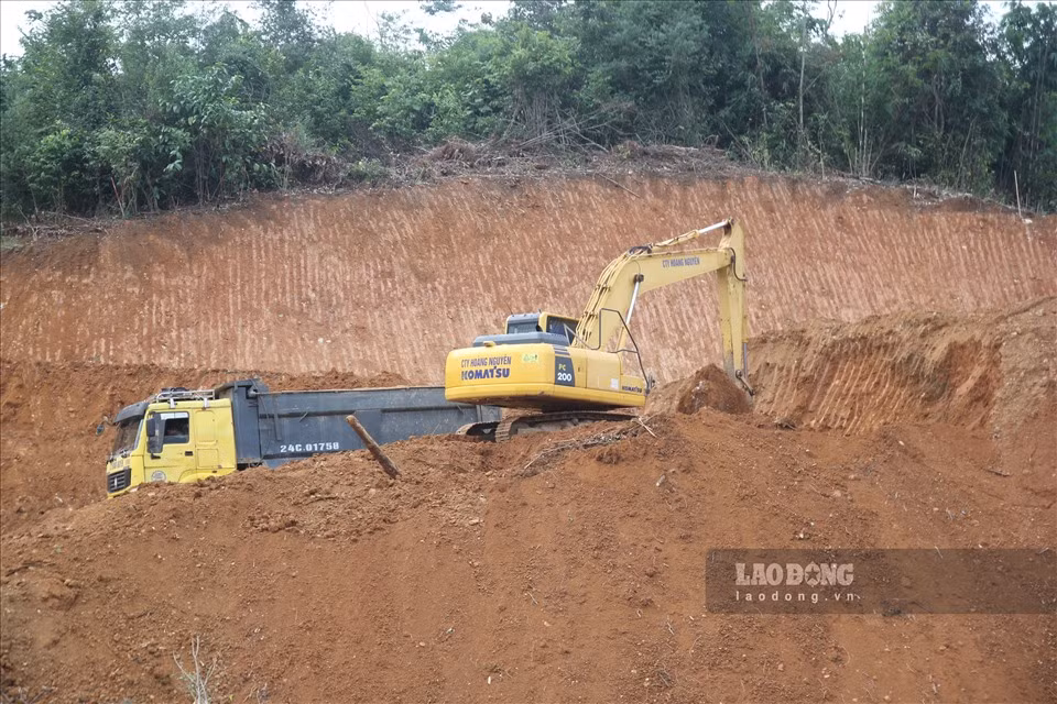 Trao đổi với PV, ông Tô Ngọc Liễn – Chủ tịch UBND huyện Bảo Yên cho biết: “Song song với việc xây dựng khu tái định cư. Chính quyền địa phương cũng đã rà soát, vận động các hộ dân trong khu vực dự án ở một số thôn Cọn 2, Cọn 1, Cam Cọn... đến khu tái định cư để giải phóng mặt bằng. Sẵn sàng cho việc xây dựng cảng hàng không Sa Pa".