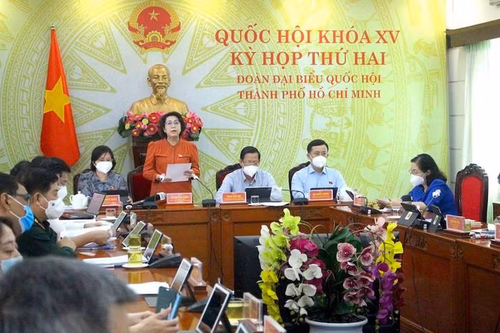 Lo hang cuu tro dich COVID-19 bi 