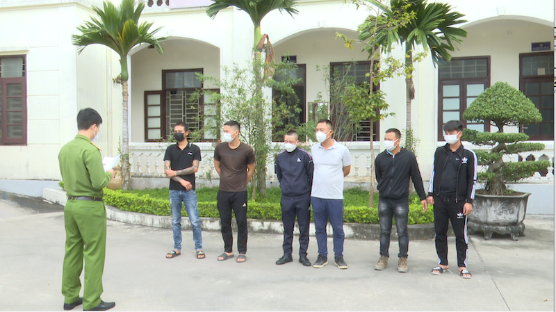  Bắt thêm 4 đối tượng vụ đường dây cờ bạc Phan Sào Nam: Công an tỉnh Hải Dương đã thực hiện lệnh bắt bị can để tạm giam đối với 4 bị can về hành vi tổ chức đánh bạc và đánh bạc trái phép qua game bài đổi thưởng Rikvip/Tip.club thuộc giai đoạn 2 của vụ án Nguyễn Văn Dương, Phan Sào Nam và đồng phạm.