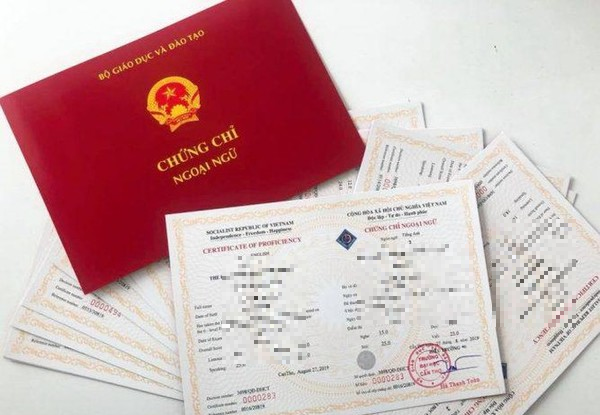  Bỏ bồi dưỡng ngoại ngữ, tin học với công chức, viên chức: Nghị định 89/2021/NĐ-CP của Chính phủ có hiệu lực từ 10/12/2021, sửa đổi Nghị định 101/2017/NĐ-CP về đào tạo, bồi dưỡng cán bộ, công chức, viên chức.