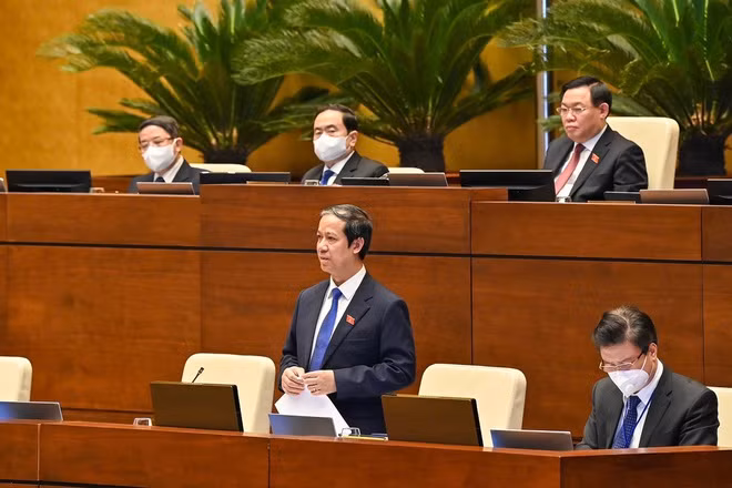 Bo truong Bo GD&DT yeu cau cham dut viec day them, van mau