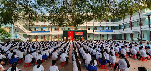 Các trường có học sinh, giáo viên liên quan các ca nhiễm COVD-19 phải được lấy mẫu xét nghiệm COVD-19 đầy đủ theo quy định. Như vậy, tính đến ngày 25/11, toàn tỉnh có 161 cơ sở giáo dục từ mầm non đến các THPT (149 trường ở thành phố Thái Nguyên) tạm dừng đón học sinh đến trường, chuyển sang dạy học trực tuyến.