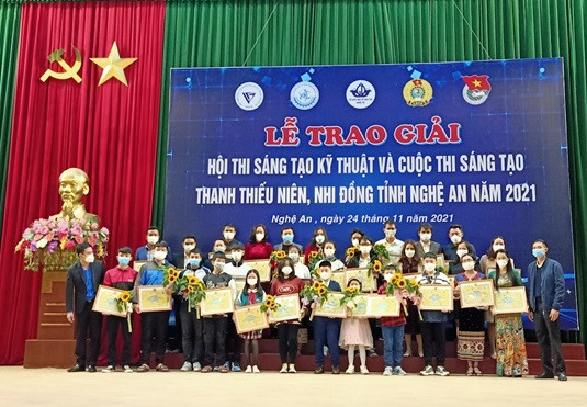 Nghe An: Trao giai Hoi thi Sang tao Ky thuat nam 2021-Hinh-3