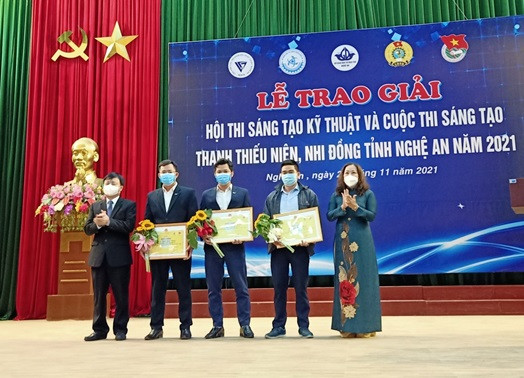 Nghe An: Trao giai Hoi thi Sang tao Ky thuat nam 2021-Hinh-2