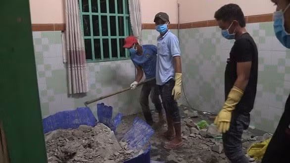 Sau đó, cả nhóm của Hà mang xác Linh về căn nhà số 90 ở xã Hưng Hòa rồi quấn băng keo, bỏ vào thùng phuy nhựa và đổ bê tông, phi tang.