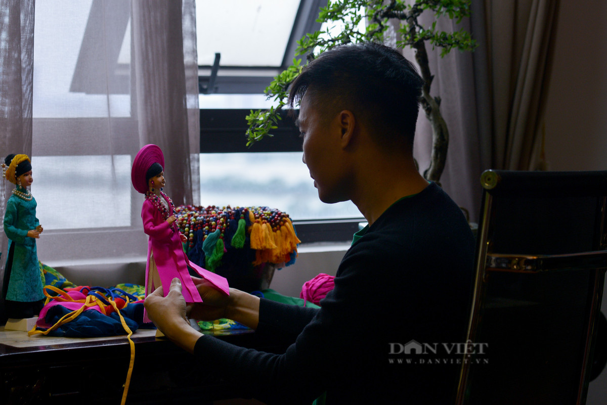 Người thổi hồn trang phục truyền thống 54 dân tộc Việt Nam vào những mẫu búp bê Nguoi thoi hon trang phuc truyen thong 54 dan toc Viet Nam vao nhung mau bup be