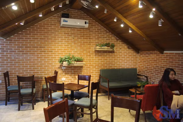 Dần dần, các chi nhánh của The Coffee Inn ở Hà Nội đều đóng cửa, chỉ còn sót lại duy nhất một cửa hàng trên phố Phan Chu Trinh. Với những người "sành sỏi" về cafe ở Hà Nội thì việc The Coffee Inn mất dần sức hút là chuyện có thể nhìn thấy từ trước bởi rất nhiều những lý do về mặt thị trường và thị hiếu khách hàng trẻ tuổi.