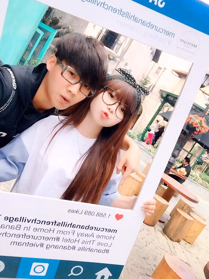 Mối tình nàng lớn hơn chàng 3 tuổi của Quỳnh Nhi và Bảo Trọng khiến rất nhiều bạn trẻ, dân mạng Việt thích thú và quan tâm. Vì sự dễ thương của cả Nhi và Trọng, họ được nhiều bạn bè chúc phúc, ủng hộ nhiệt tình. Ảnh trong bài: Facebook nhân vật.