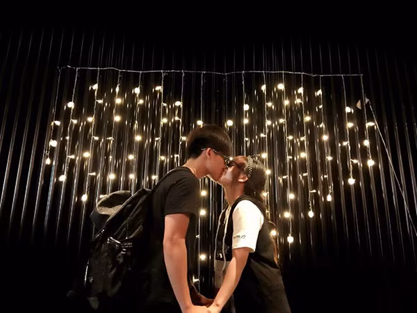 Ngoài ra, do có cùng đam mê, sở thích ca hát nên Trọng và Nhi càng có thêm sự gắn bó. Thỉnh thoảng hai người vẫn tự quay các clip cover, sau đó ghép lại với nhau để cho ra một sản phẩm chung của hai người. Dù là người nhỏ tuổi hơn nhưng trong chuyện yêu đương, Bảo Trọng luôn cố gắng thể hiện mình là một người trưởng thành, chững chạc và thích che chở, bảo vệ cho cô bạn gái hơn mình 3 tuổi.