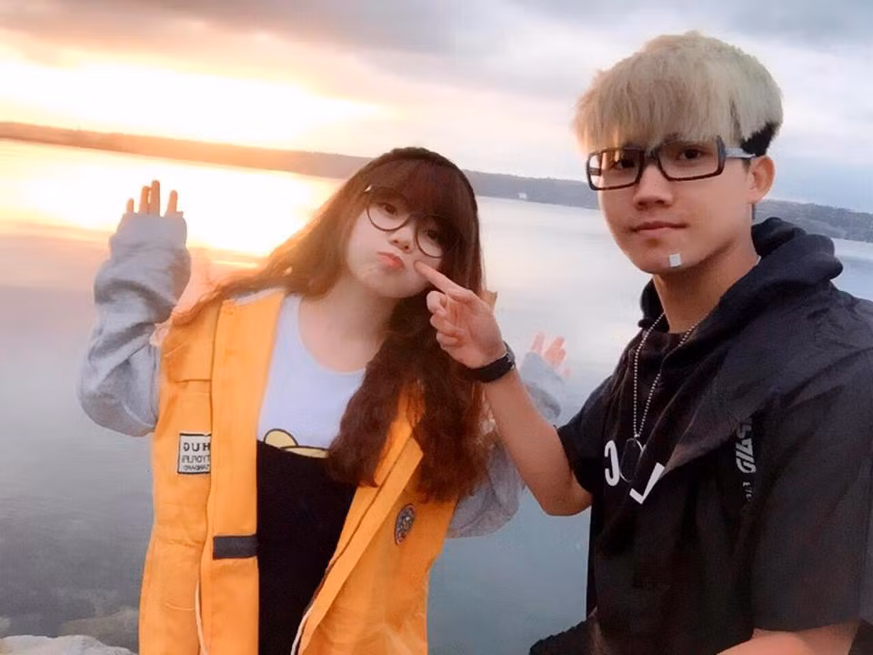 Theo tiết lộ của Bảo Nhi, hiện cặp đôi em yêu chị này đang rất chăm chỉ, cố gắng học tập và làm việc thật tốt để dành dụm tiền, nhắm đến mục tiêu có thể chuyển đến ở chung một thành phố hoặc gần nhau hơn, kết thúc cảnh yêu xa và xây dựng một tương lai thật tốt đẹp.