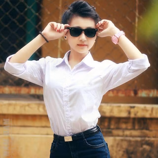 Tuy vậy, cô gái 9X dường như vẫn không màng đến những điều này, trang cá nhân của cô vẫn chỉ toàn những hình ảnh "nhí nhố" nhưng rất dễ thương làm các fan như phát cuồng, ngoài ra không có bất cứ phát ngôn nào về việc bản thân được người khác chú ý. Ảnh trong bài: Facebook nhân vật.