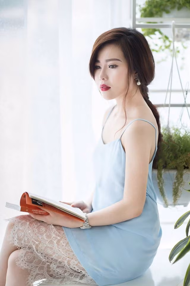 Tuy rằng 2 lần thử nghiệm kinh doanh thất bại nhưng không vì thế mà cô bạn nản lòng. Những năm tháng sinh viên là thời gian An Trang bắt đầu khởi nghiệp, cô tìm đến với kinh doanh các loại kem dưỡng da, mỹ phẩm chăm sóc sắc đẹp, bắt đầu từ thời điểm này An Trang đã đặt được những viên gạch đầu tiên trên con đường sự nghiệp.